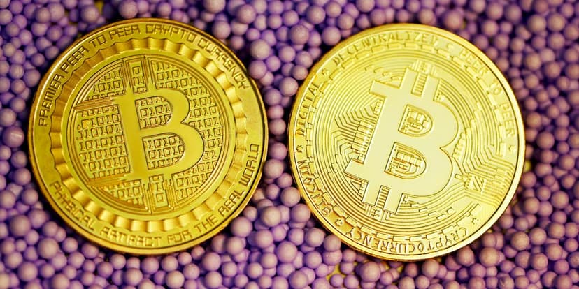 Bitcoin Breaks 2025 Lows as MicroStrategy Exposure and Weak Spot Demand Amplify Downside